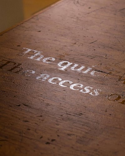 LA BIBLIOTHÈQUE SENSIBLE DE CALINE AOUN