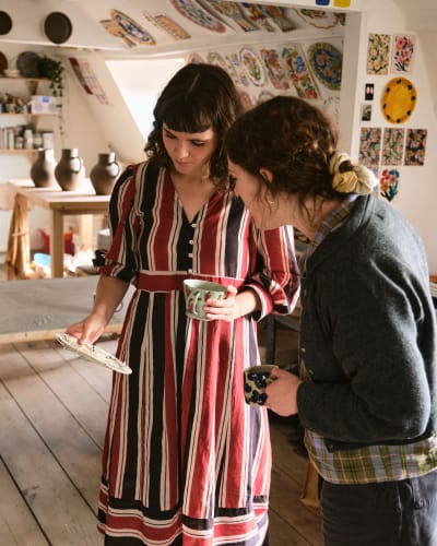 Rachael and Ali message most days for help and advice. Rachael asks Ali here for some glaze help.