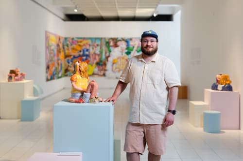 Akos Ezer: Törött pohár. El vaso está roto, lo sigo llenando. (2025), Museo de Arte Contemporáneo - San Luis Potosí...