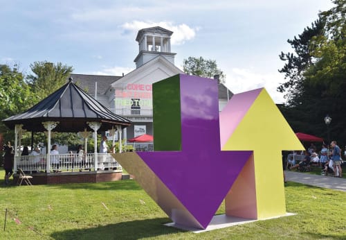 Tony Tasset: Arrow Sculpture, 2016 at Exposed 2021, The Current, Stowe, Vermont. Photo by Gordon Miller.