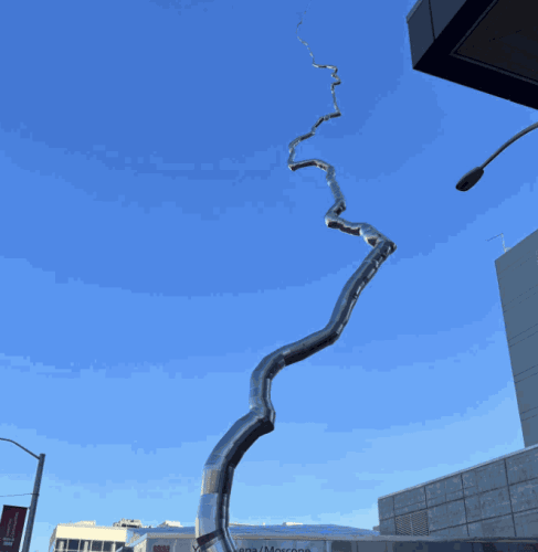 Roxy Paine, Node, 2023. Steel, 102 ft. Image courtesy of Tony Bravo.