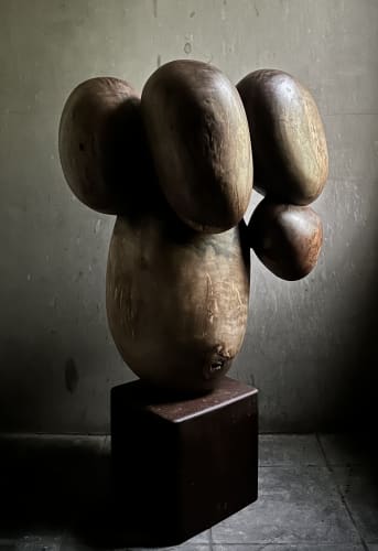 “Mad(r)onna” Sculpture, Pacific madrone. 35 x 35 x1 68 cm