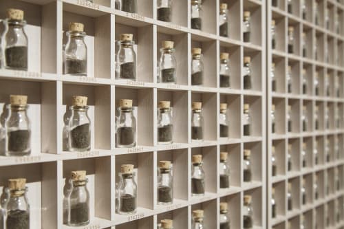 Nadia Kaabi-Linke . Tunisian Americans (Detail) . 2012