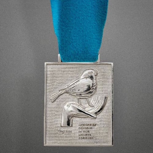 Parviz Tanavoli creates medallions full of symbolism to aid hospitals in Iran.
