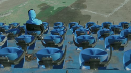 Leila Zelli (avec Guillaume Pascale), extrait du vidéo "Substitute (La Remplaçante)", 2019.