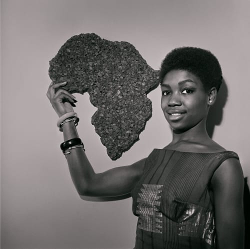 Kwame Brathwaite, Untitled (Nomsa with Africa) (1984).