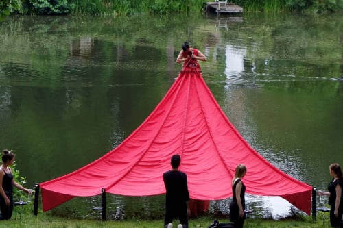 Nezaket Ekici, Water to Water, performance installation, 2015