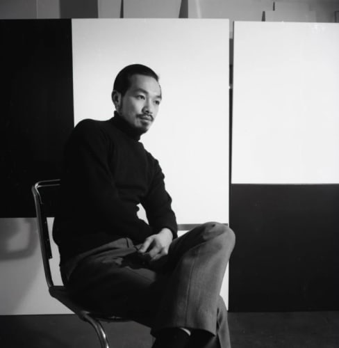 Richard Lin in his studio, 1964. Photographer: Lewinski Jorge (1921-2008) © The Lewinski Archive at Chatsworth/ Bridgeman Images