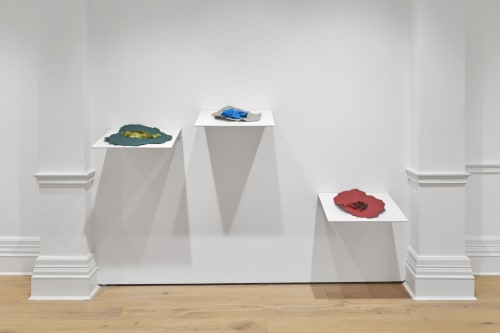 Lili Dujourie, Epigramme 1, 2008. Metal, baked clay, 148.5 x 33 x 29.5 cm. Photo by Kleinefenn @ifrance.