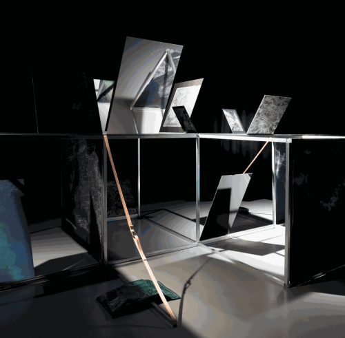 Variable depth, shallow water installation detail/production still