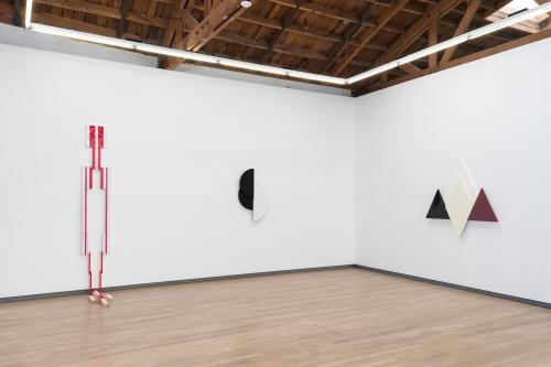 Reuven Israel: W.A.L.L. (Wooden Arrangeable Linear Lamellations), installation view, Shulamit Nazarian, Los Angeles, September 18 – October 30, 2021.