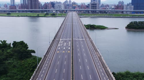 袁廣鳴，《日常演習》，2018，單頻道錄像，5'57''