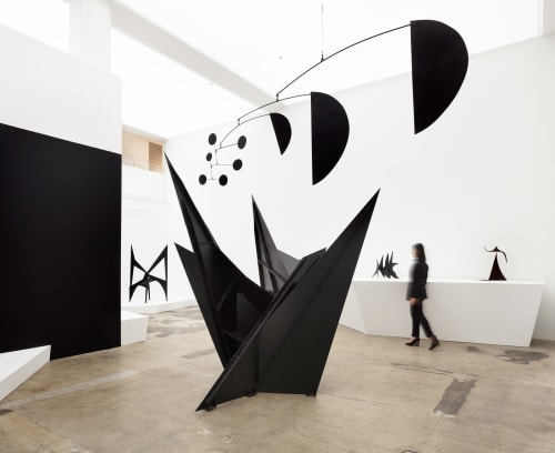 Installation view, ‘Calder: Nonspace’, Hauser & Wirth Los Angeles, 2018 © 2018 Calder Foundation, New York / Artists Rights Society (ARS), New York. Photo: Courtesy of Calder Foundation New York / Art Resource, New York and Hauser & Wirth. Photo by Fredrik Nilsen