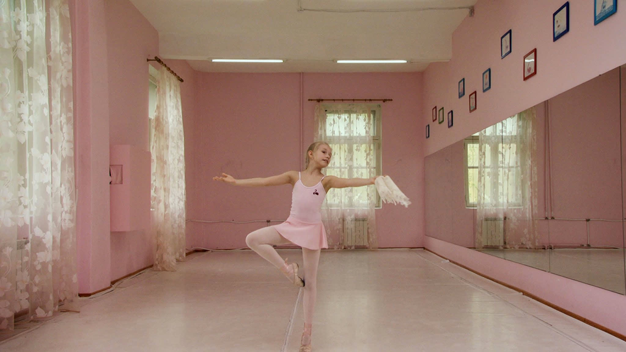 Rineke Dijkstra, Marianna (The Fairy Doll), 2014