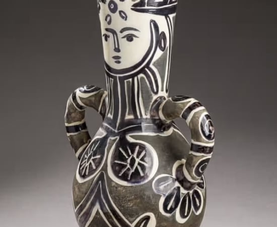 Pablo Picasso (1881-1973), Vase à deux anses (A.R. 213), 1953