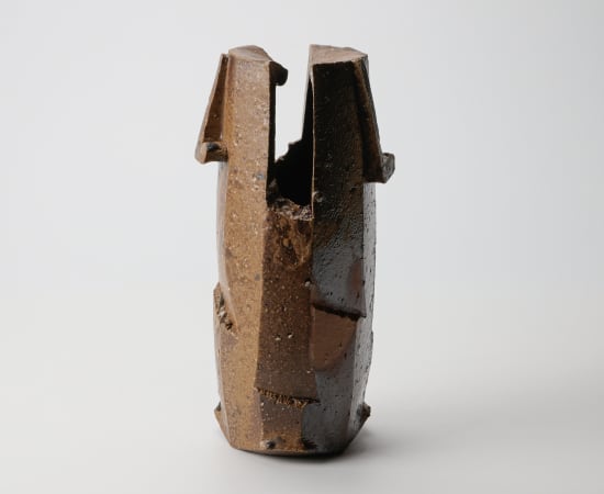 Kakurezaki Ryuichi 隠崎隆一, Bizen flower vessel