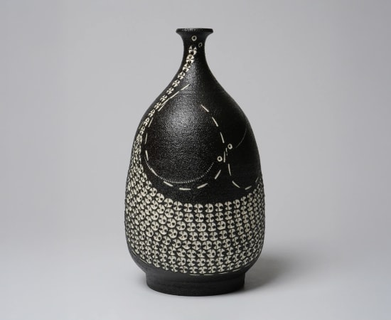 Kondo Yutaka 近藤豊, Flower Vase with Slip Stencil