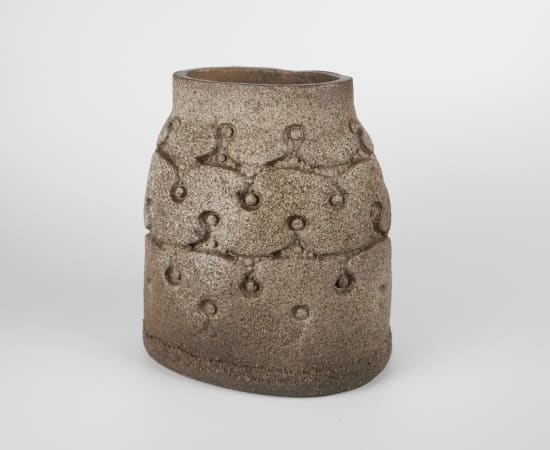 Koinuma Michio 肥沼美智雄, Jar with with Carved Motif 刻文壺