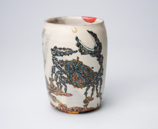 KOMAGO Tetsutarou 小孫哲太郎, No.31 Polychrome Yunomi with Carved Crab Designs 線彫蟹紋湯呑, 2023