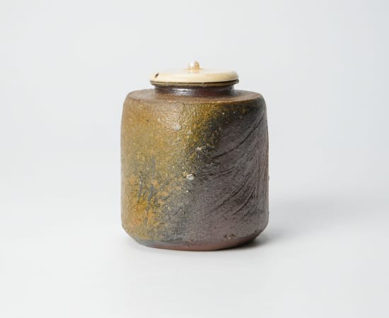 Isezaki Jun 伊勢崎淳, Bizen tea caddy 備前肩衛茶入