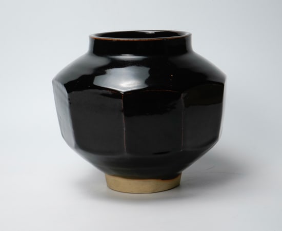 Hara Kiyoshi 原 清, Faceted Jar with Black Glaze 黒釉面取り壺