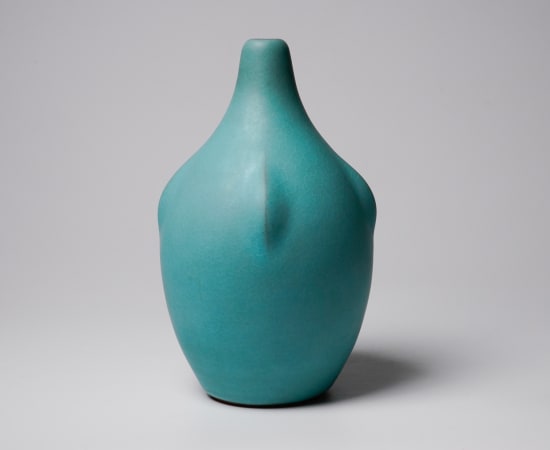 Kusube Yaichi 楠部彌弌, Turquoise Blue Glaze Flower Vase with Flower Bud Shape 蒼釉萌花瓶