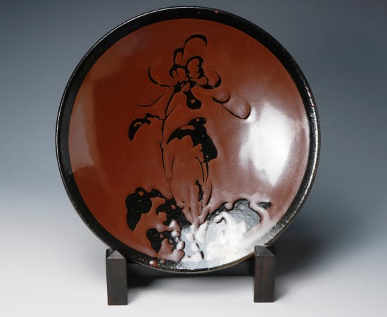 Hamada Shoji 濱田庄司, Plate with chrysanthemum motif