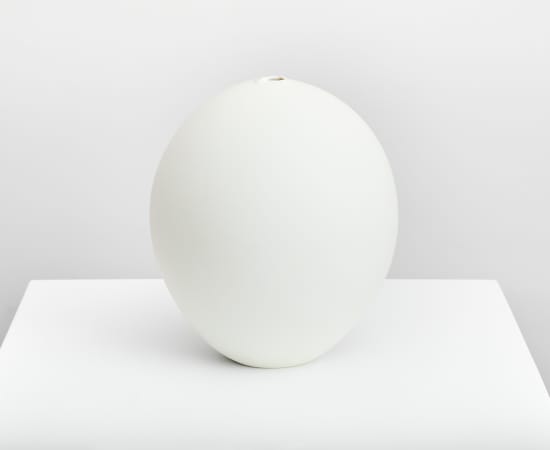 Hiromi Itabashi, White Jar IV, 2015