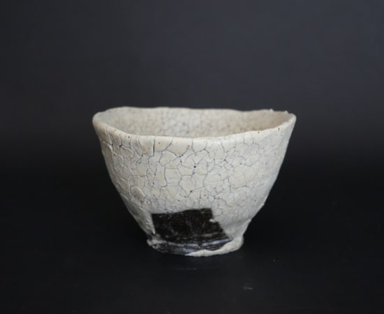 Hiromi Itabashi, Camelia Ash Kohiki Black Clay Tea Bowl 椿灰粉引黒土茶碗, 2008