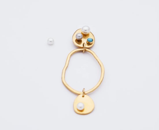 Jesler Muntendam, Form earring, goldplated