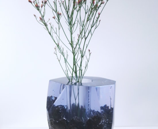 Jule Cats, IN DISGUISE Vase Rock (Black)