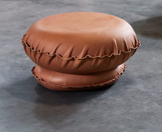 Satomi Minoshima, Pripučiami odiniai baldai (Otomanė) / Inflatable Leather Furniture (Ottoman), 2017