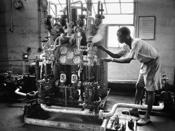 Black man with a big machine, Nigeria 1959, 1972