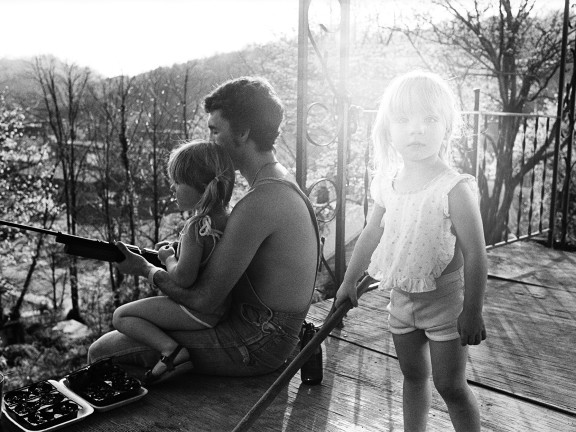 Amanda, Bobby, Megin on porch no.46, Cumberland, 1987