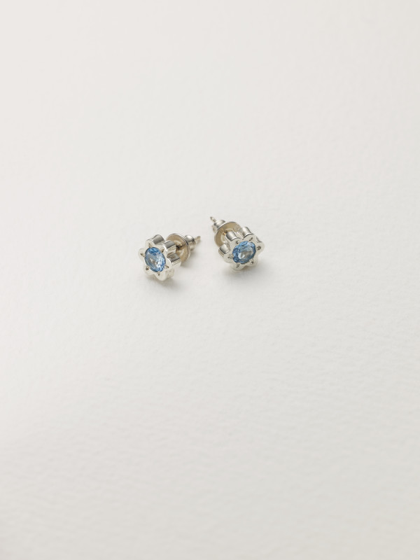 Paul Hatton, 9ct white gold flower stud earrings , 2019