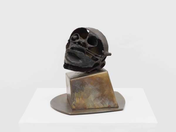 Richard Hunt, 'Hero's Head', 1956, Welded steel and stainless steel base, 15.2 x 20.3 x 20.3 cm. Courtesy of The Richard Hunt Trust / ARS, NY and DACS, London and White Cube. Photo: On White Wall