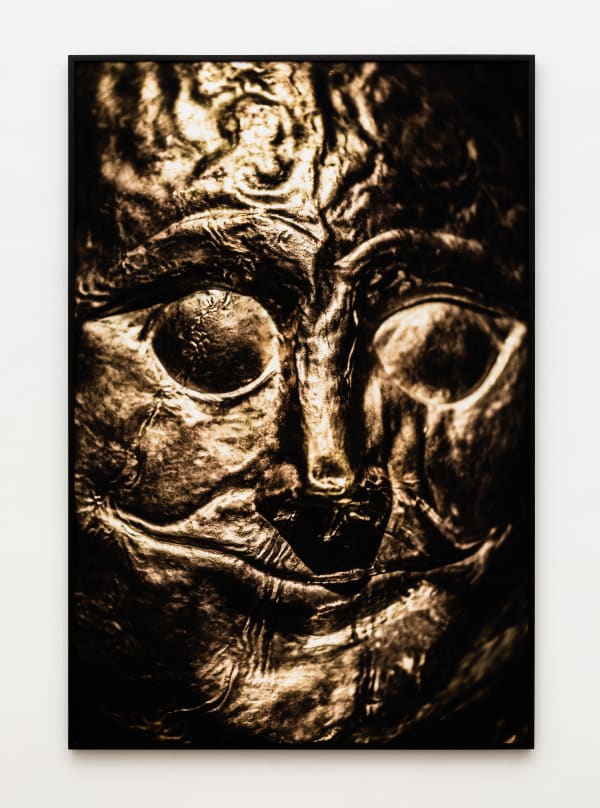 Sofia Borges, O Dourado Cego Brilhante Deus Sorridente / The Smiling Blind Golden God, 2019