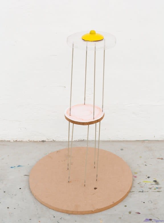 Neïl Beloufa, Bigger, make up, nipple, sputnik, 2014