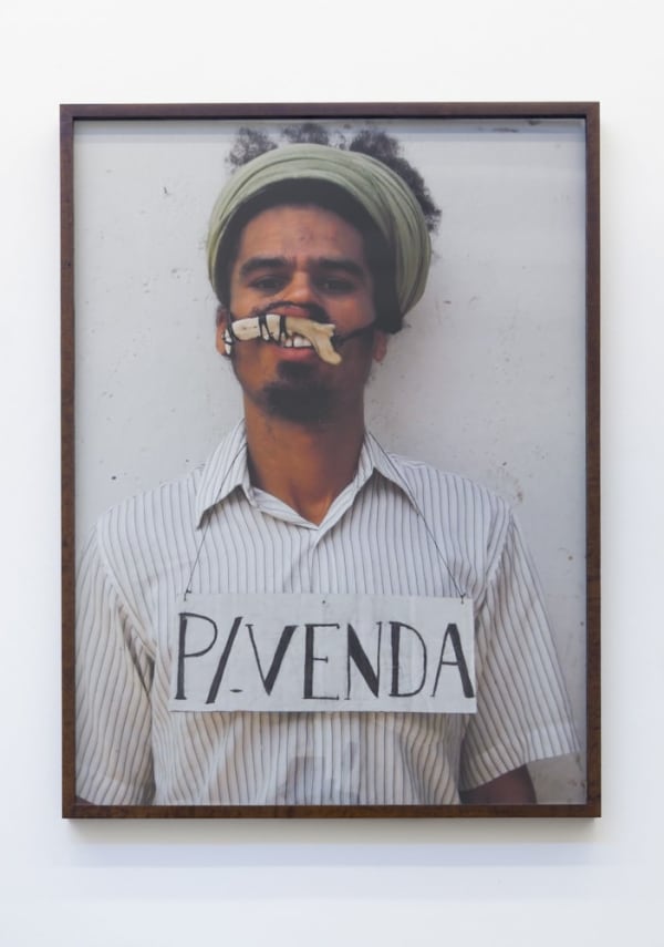 Paulo Nazareth, Untitled, from the Para Venda series | Sem título, da série Para Venda/, 2011