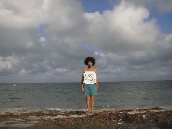 Paulo Nazareth, Sem título, da série Notícias de América, 2011