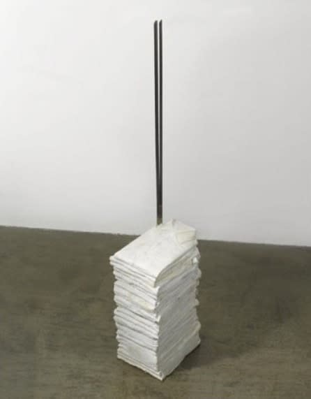 Doris Salcedo, Camisas Blancas, 1991/1993