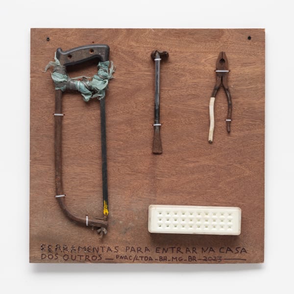 Paulo Nazareth, Ferramentas para entrar na casa dos outros, 2022