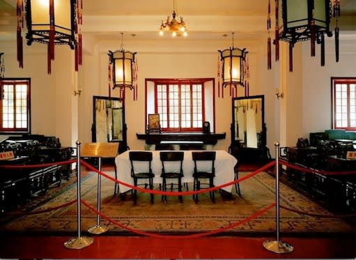 Shao Yinong and Muchen, Nanchang, 2002