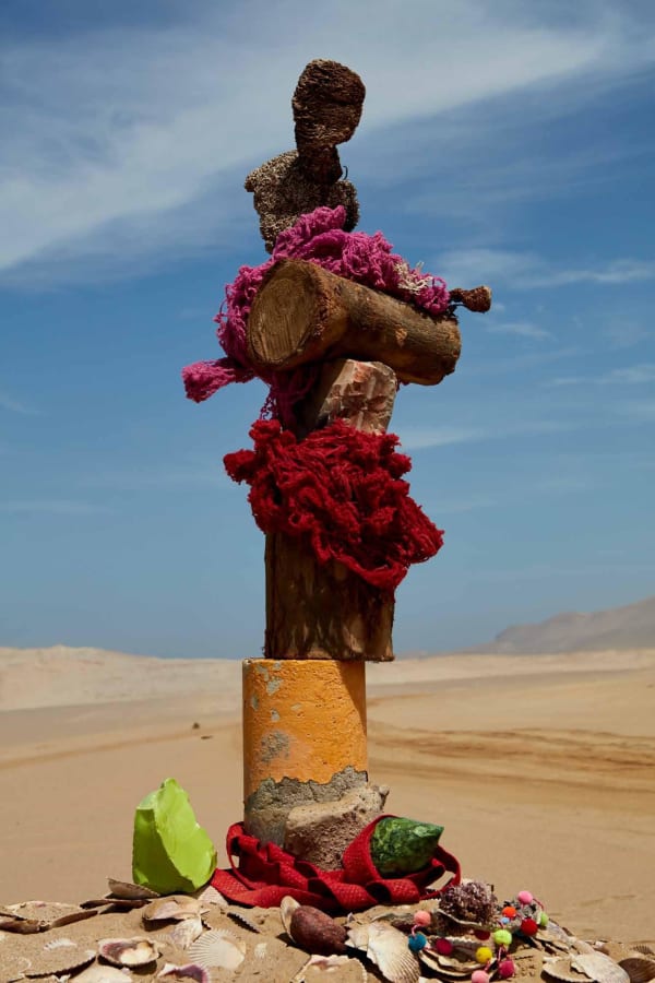 Lorenzo Vitturi, Green Cotisso, Eucaliptus Wood, Coca leaves & Abanicos in Paracas, 2021