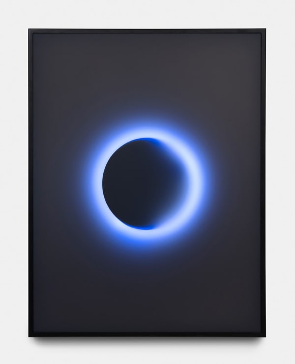 Javier Toro Blum, White-Blue circular Light Hole with Horizontal Fade, 2024