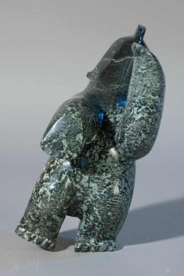 Tony Oqutaq, Dancing Bear / ours dansant, 2021