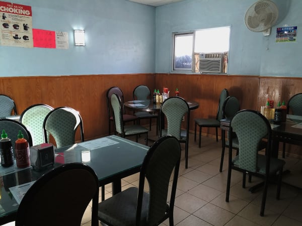 Arash Fayez, Empty Chinese restaurant, 2016