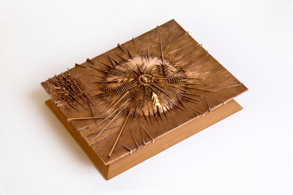 Arnaldo Pomodoro, Contenitore per il libro "Scatta il tempo" di Sebastiano Grasso, 2008