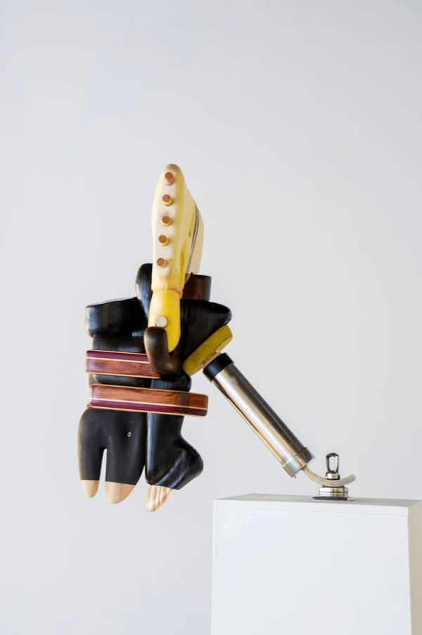 Cathy Della Lucia, Trolling (bumblebee), 2023