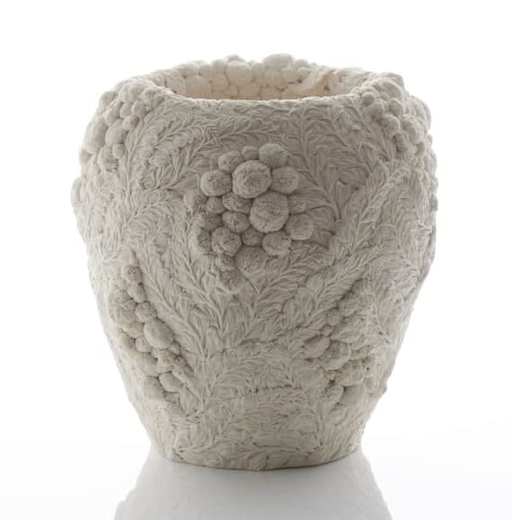 Hitomi Hosono, A Very Large Nazuna and English Daisy Bowl, 2017